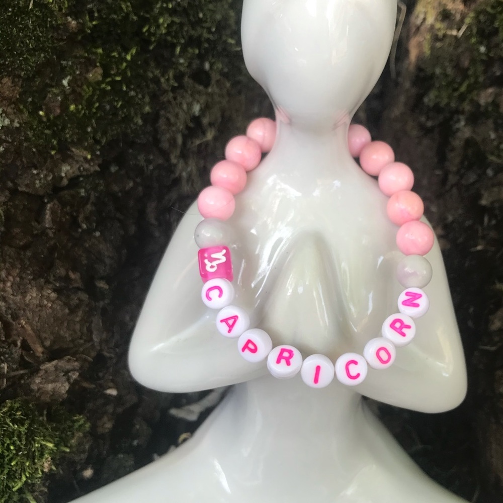Capricorn Pink Shell Bead Bracelet